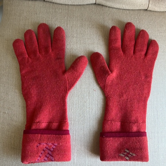 Louis Vuitton Wool Monogram Pop Gloves Red - Picture 3 of 7